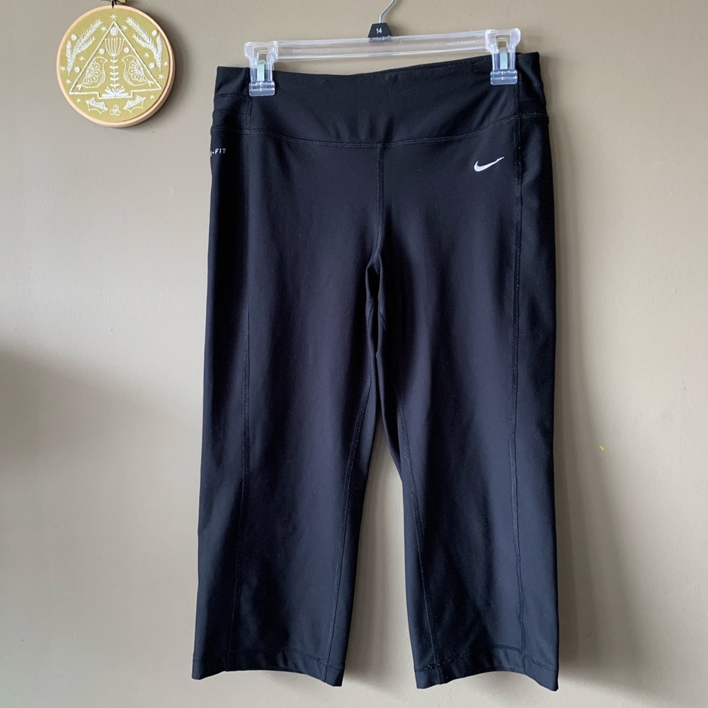 Nike Dri- FIT Capri Pants